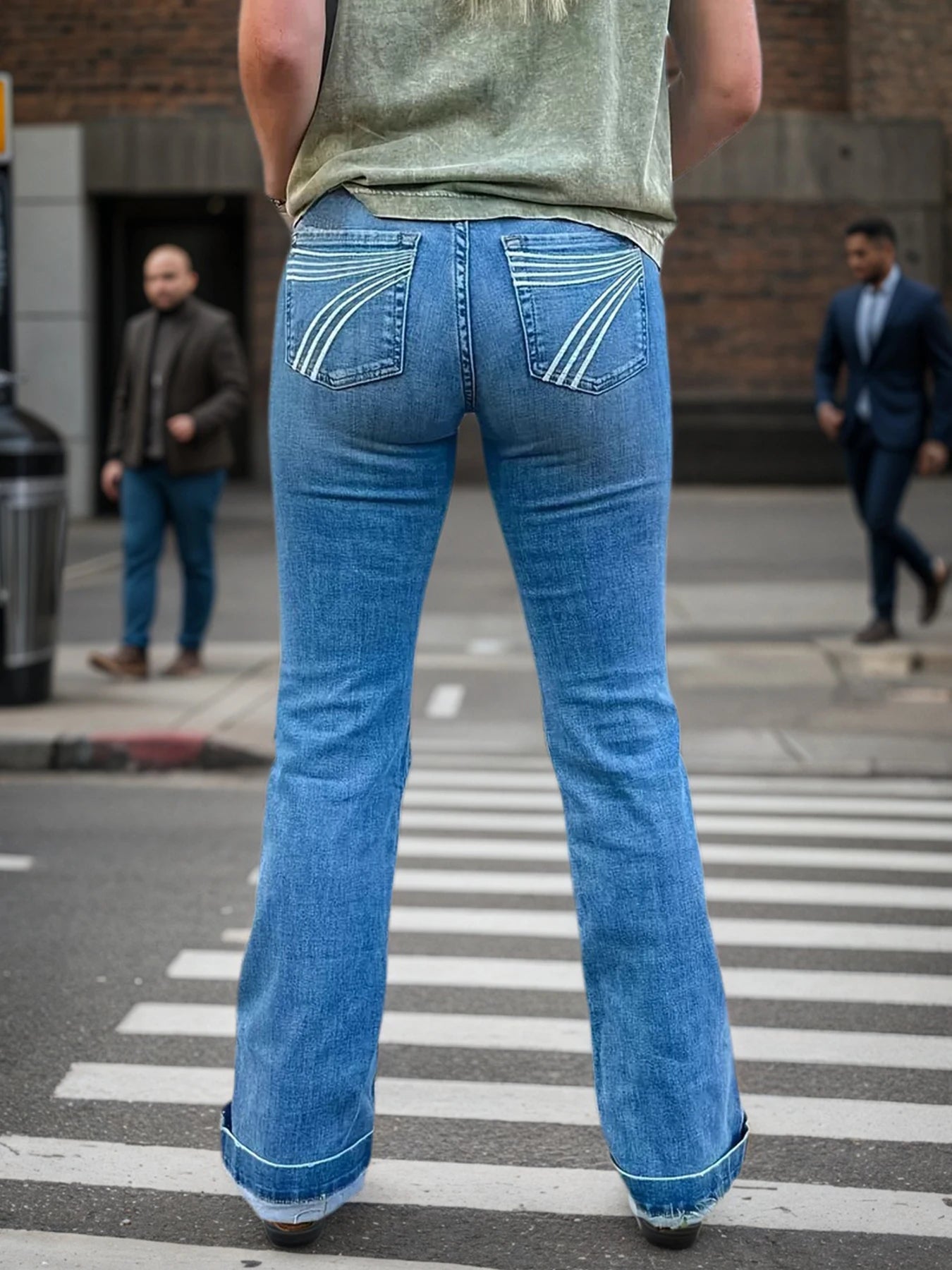 2025 New Women's High Waist Elastic Embroidered Flared Jeans, High Quality Versatile Fashion Casual Jeans, Machine Washable, Suita