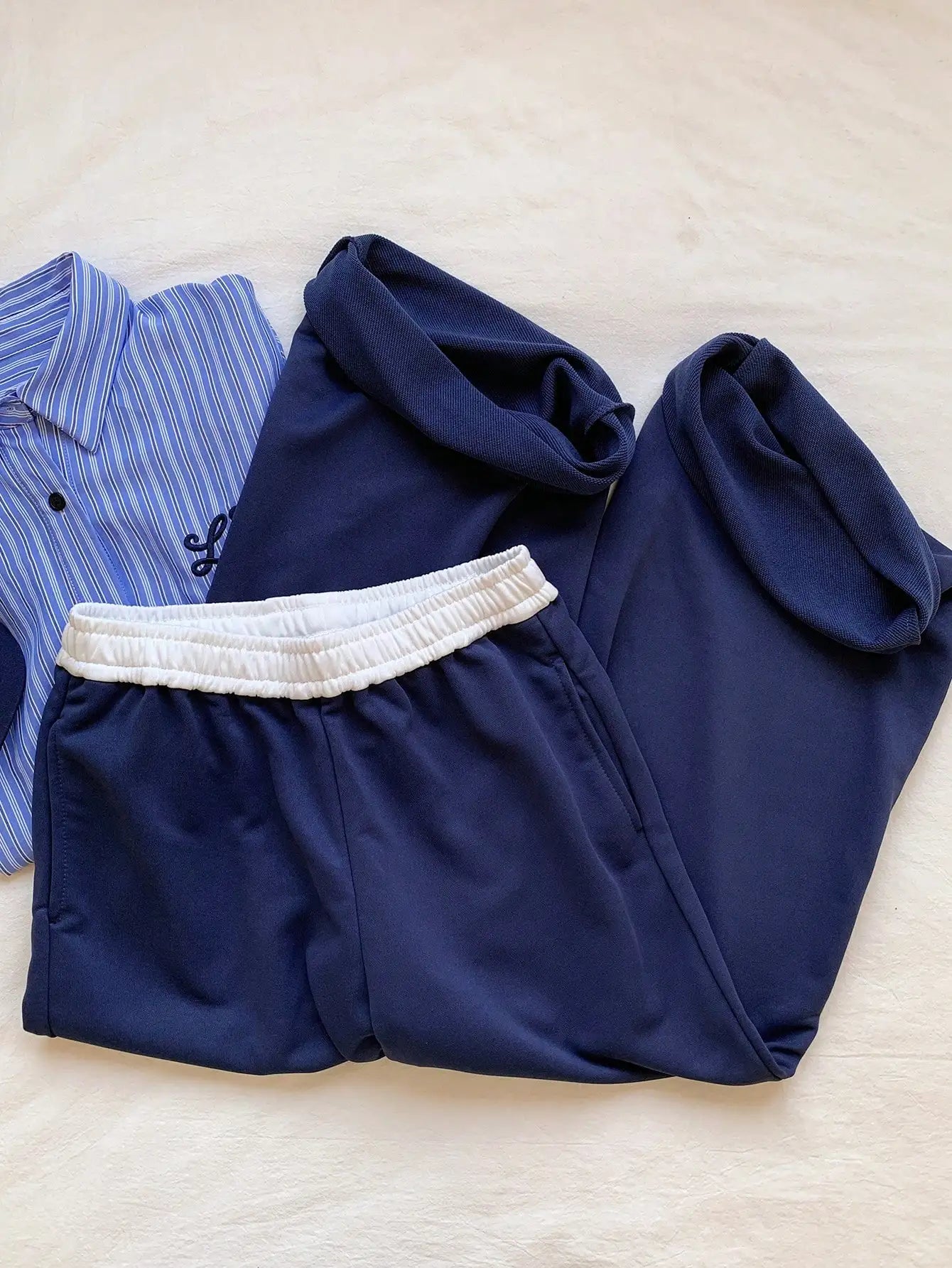 Navy Blue High-Waisted Loose Fit Sweatpants with Contrast Waistband